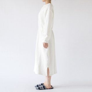 OFF WHITE・モデル身長162cm OFF WHITE・モデル身長162cm