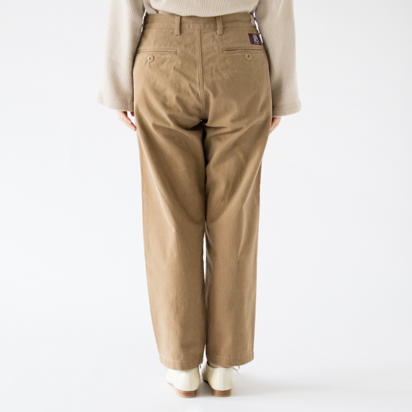 KHAKI：モデル身長162cm