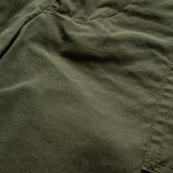 通気性も良く、一年の中では春夏に使いやすい生地感 通気性も良く、一年の中では春夏に使いやすい生地感