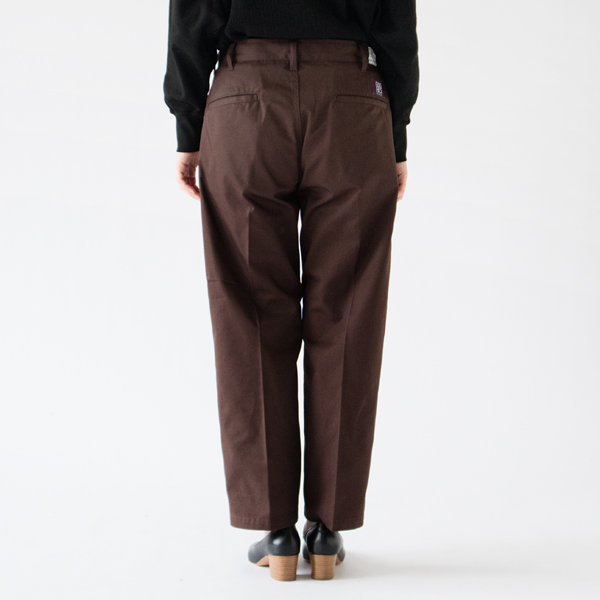 裾が長すぎないのがいいところ(モデル身長162cm) 裾が長すぎないのがいいところ(モデル身長162cm)