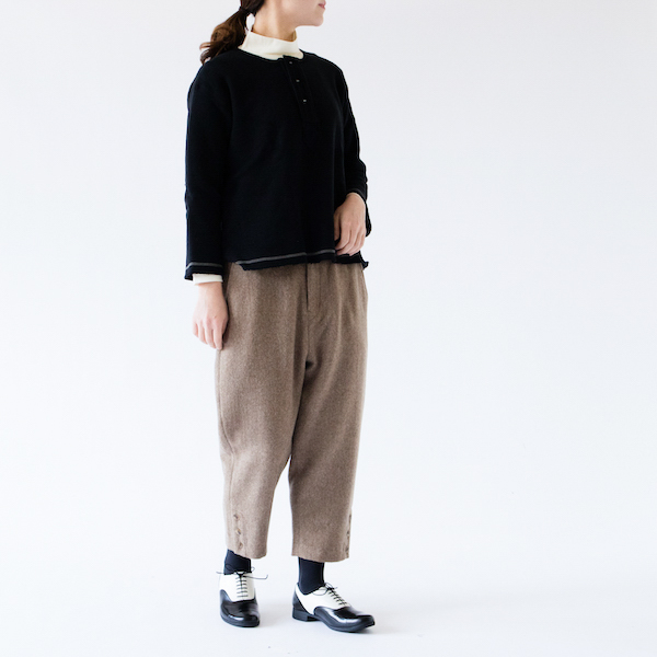 モデル身長：162cm(BLACK)