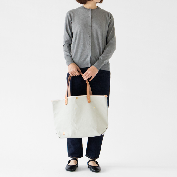 CHARCOAL GREY(モデル身長 163cm)