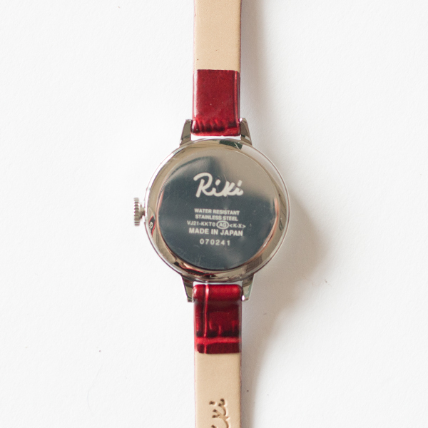 ステンレス製の裏蓋(RED（AKQK035）)