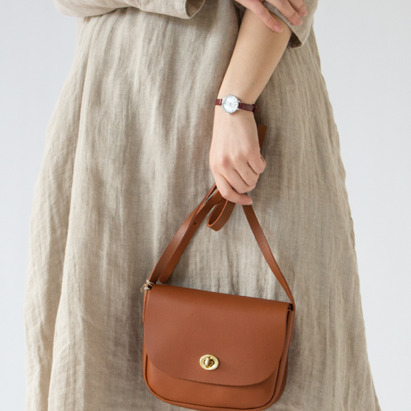 コーディネートのアクセントに(RED（AKQK035）)