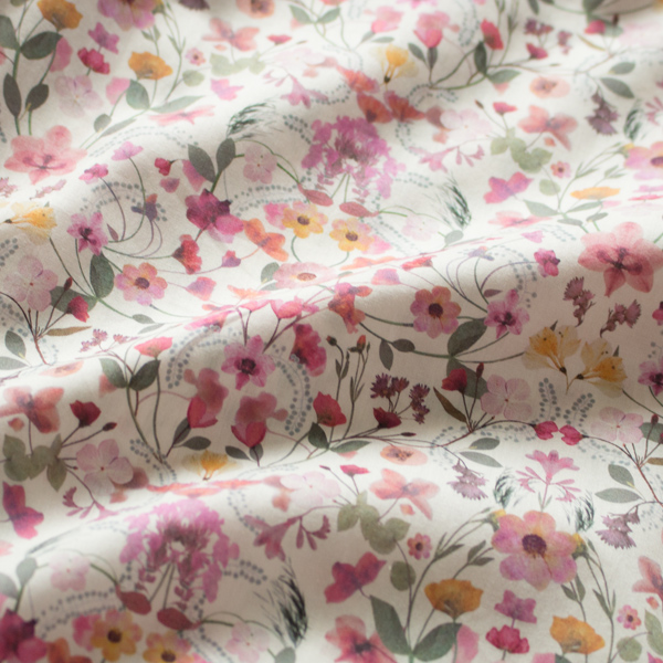 シルクのようなやわらかな肌ざわり シルクのようなやわらかな肌ざわり