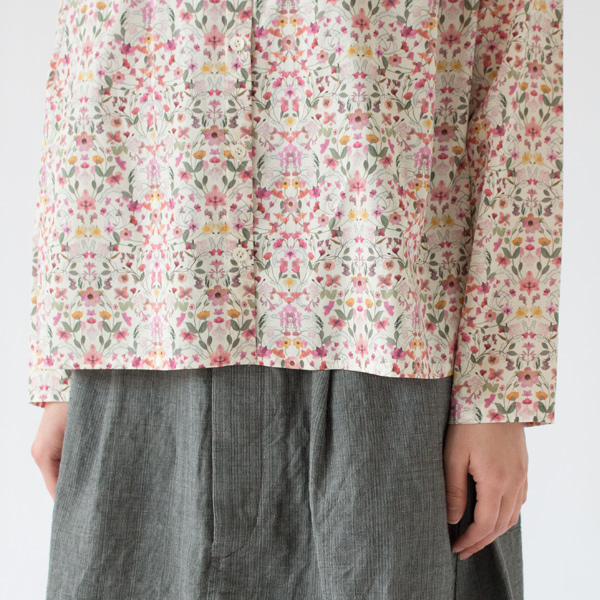 すっきりとした裾と袖口 すっきりとした裾と袖口