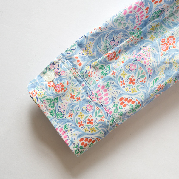 すっきりとした袖周り すっきりとした袖周り