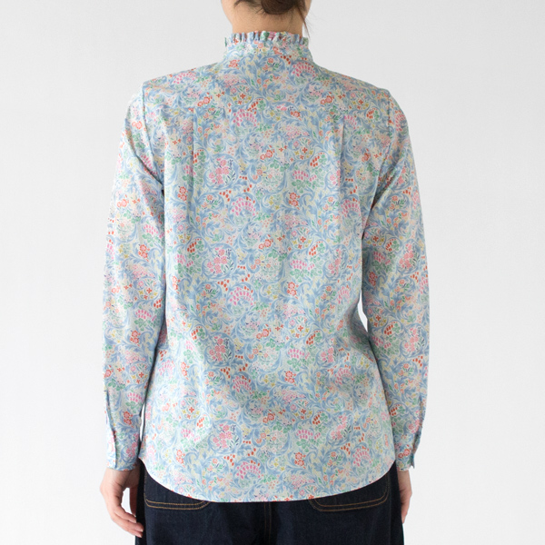 リバティスタンドフリルカラーブラウス(モデル身長162cm) リバティスタンドフリルカラーブラウス(モデル身長162cm)