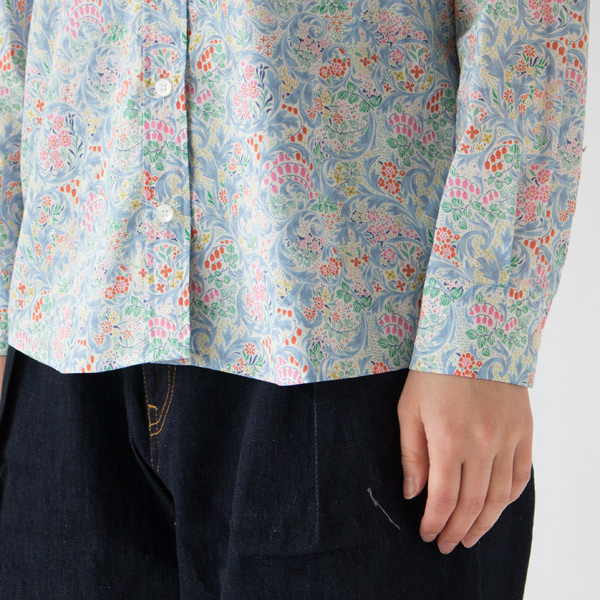 リバティスタンドフリルカラーブラウス リバティスタンドフリルカラーブラウス