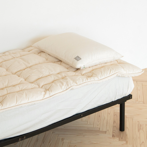 やわらかすぎもなく硬すぎでもない適度な弾力が、自然な寝姿勢を保ちます やわらかすぎもなく硬すぎでもない適度な弾力が、自然な寝姿勢を保ちます