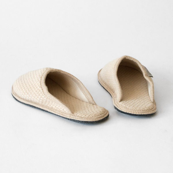 さっと履ける広い履き口 さっと履ける広い履き口