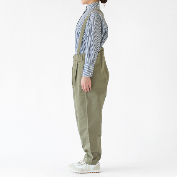 モデル身長162cm・OLIVE