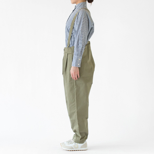 モデル身長162cm・OLIVE