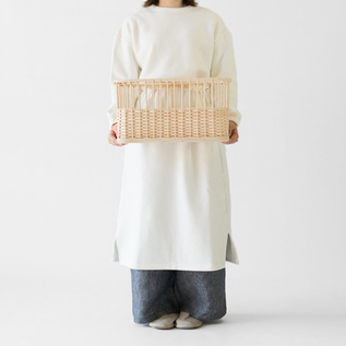 バスケットサイズ感(モデル身長:156cm、ワイド) バスケットサイズ感(モデル身長:156cm、ワイド)