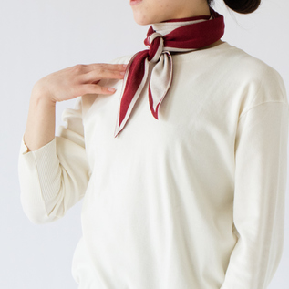 飽きのこないシンプルで美しいデザイン(BORDEAUX PURGATO、モデル身長：162cm)