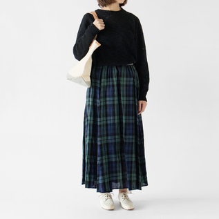 チェックのスカートと合わせて大人可愛く(モデル身長163cm・LOUTH38) チェックのスカートと合わせて大人可愛く(モデル身長163cm・LOUTH38)