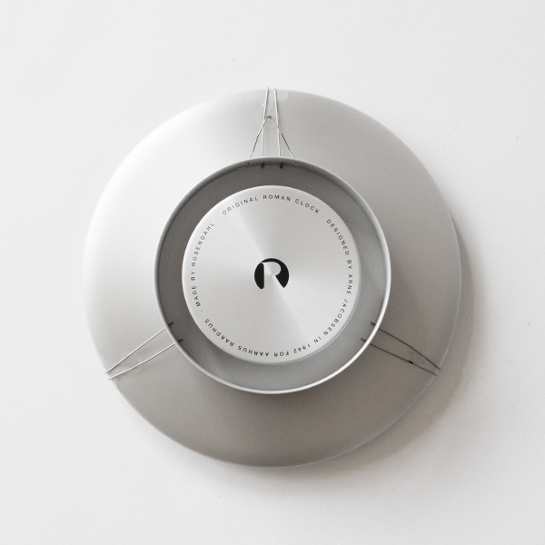 ARNE JACOBSEN Wall Clock Roman 裏面(210mm)