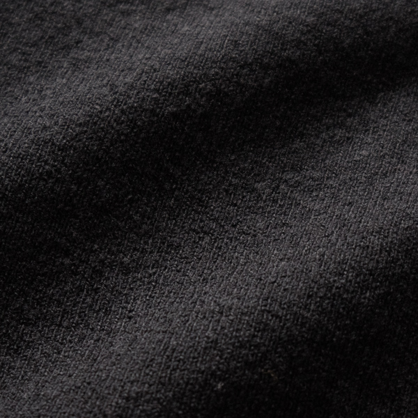 凹凸のあるドライタッチな生地(BLACK)
