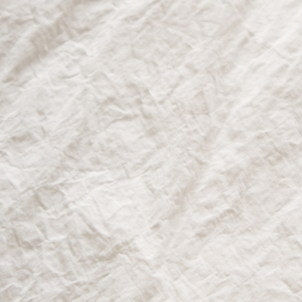 独特のシワ感が特徴(WHITE)