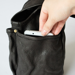 ポケットはすぐに取り出したい荷物の収納に便利(DARK ASH) ポケットはすぐに取り出したい荷物の収納に便利(DARK ASH)