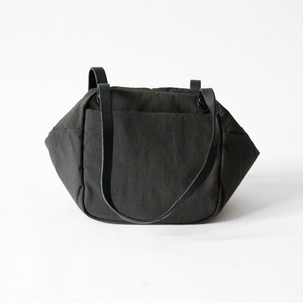 強撥水シュリンクナイロンバッグ QYUVO S（CHARCOAL GRAY）