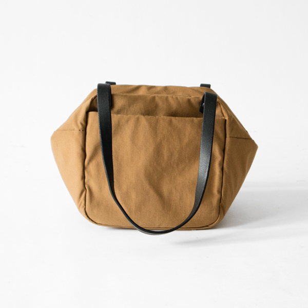 強撥水シュリンクナイロンバッグ QYUVO S（COYOTE）