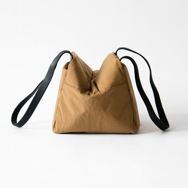 強撥水シュリンクナイロンバッグ QYUVO L(COYOTE) 強撥水シュリンクナイロンバッグ QYUVO L(COYOTE)