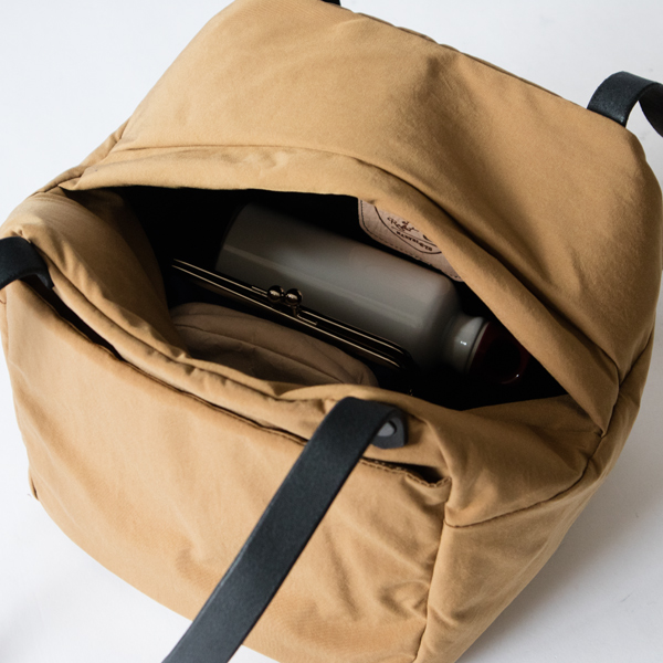 お弁当や水筒も入る十分な大きさ(COYOTE) お弁当や水筒も入る十分な大きさ(COYOTE)