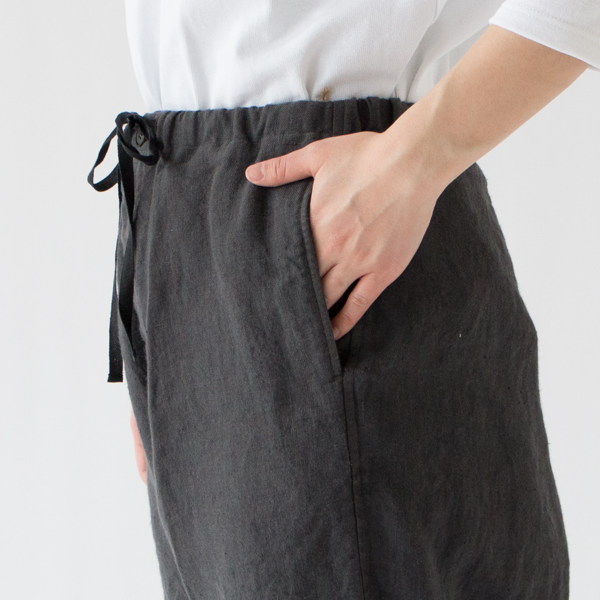 左右にポケット付き(BLUEBERRY CHARCOAL)