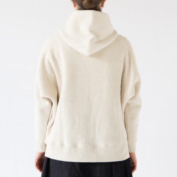 モデル身長162cm・OATMEAL