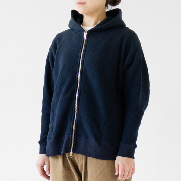 身長162cm・NAVY