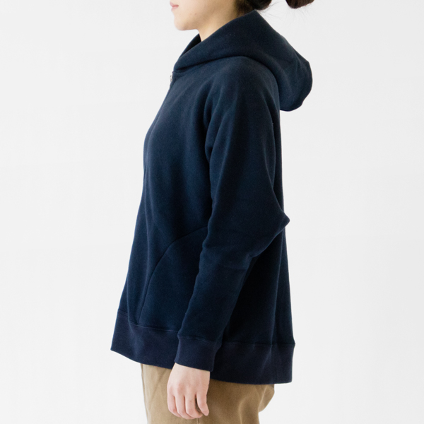 身長162cm・NAVY