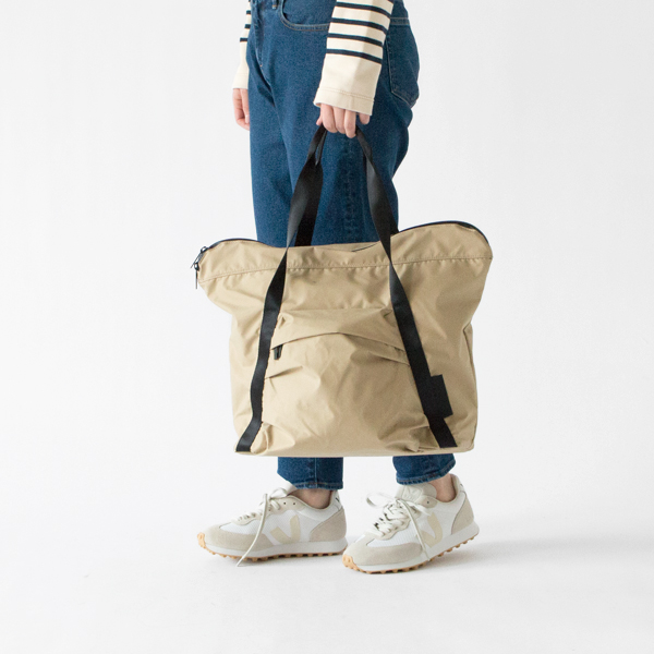 休日のお出かけにも(モデル身長162cm・ライトBG)