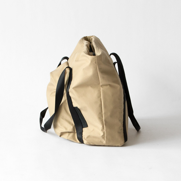 たっぷりのマチトートバッグ(ライトBG)