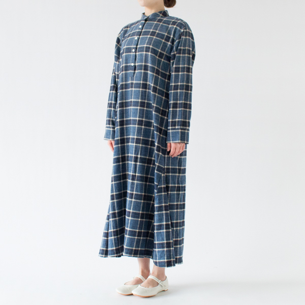 モデル身長162cm・NAVY