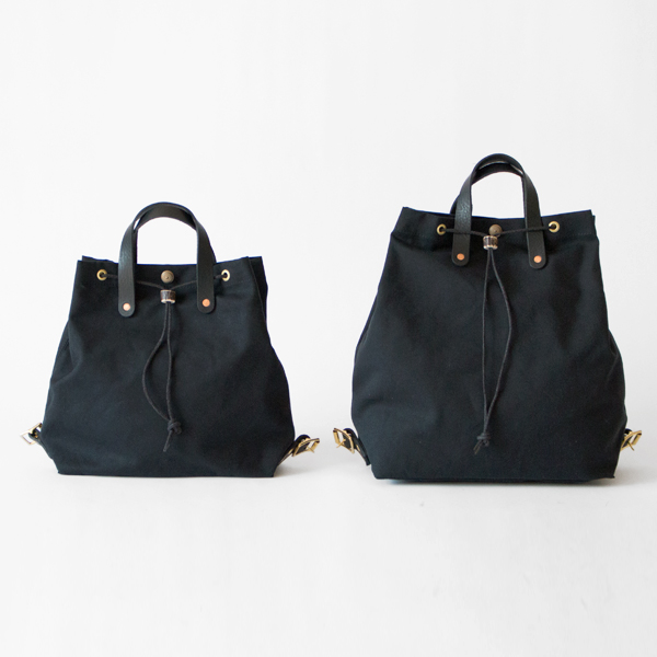 左：SMALL、右：MEDIUM