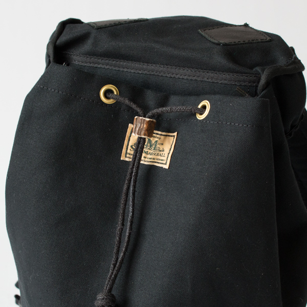 荷物の量に合わせて絞り具合を調節いただけます 荷物の量に合わせて絞り具合を調節いただけます