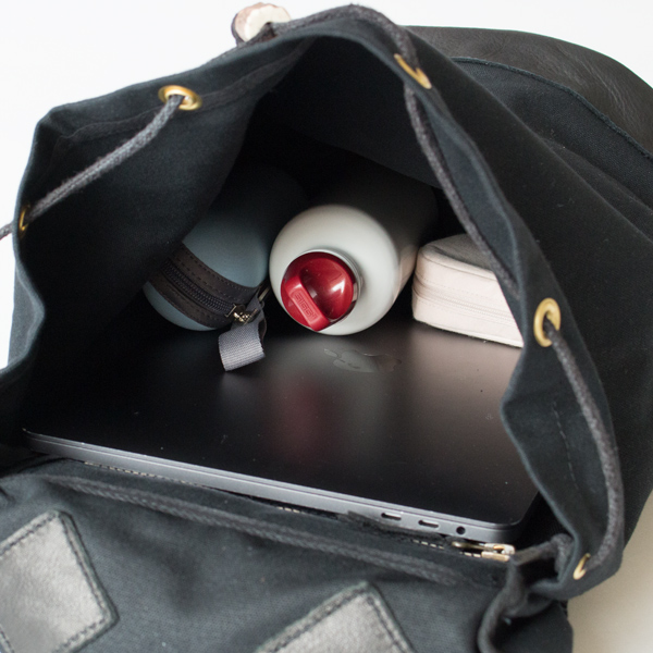 A4サイズの書類が入るサイズ感 A4サイズの書類が入るサイズ感