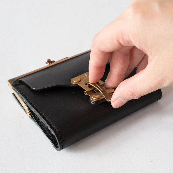 鈍い光沢が魅力の真鍮製ヒネリ(NERO) 鈍い光沢が魅力の真鍮製ヒネリ(NERO)