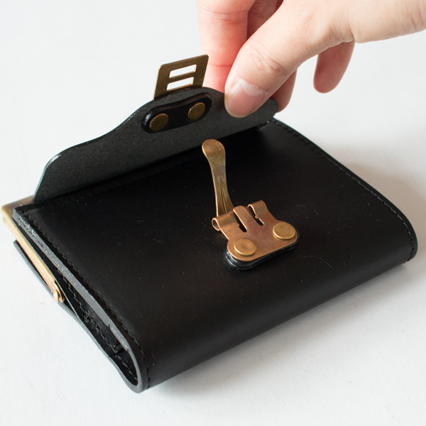 レバーを差し込む穴は2つあります(NERO) レバーを差し込む穴は2つあります(NERO)