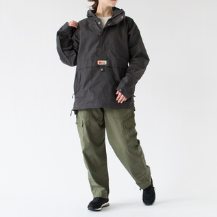 G1000アノラック DarkGrey／FJALLRAVEN(フェールラーベン)｜愛着を持っ
