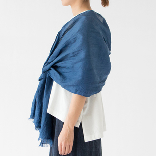 全体的にすっきりとした印象(モデル身長162cm・NAVY) 全体的にすっきりとした印象(モデル身長162cm・NAVY)
