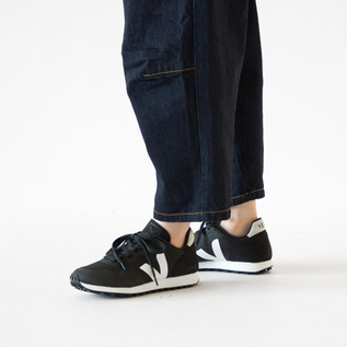 スニーカー SDU / BLACK WHITE スニーカー SDU / BLACK WHITE