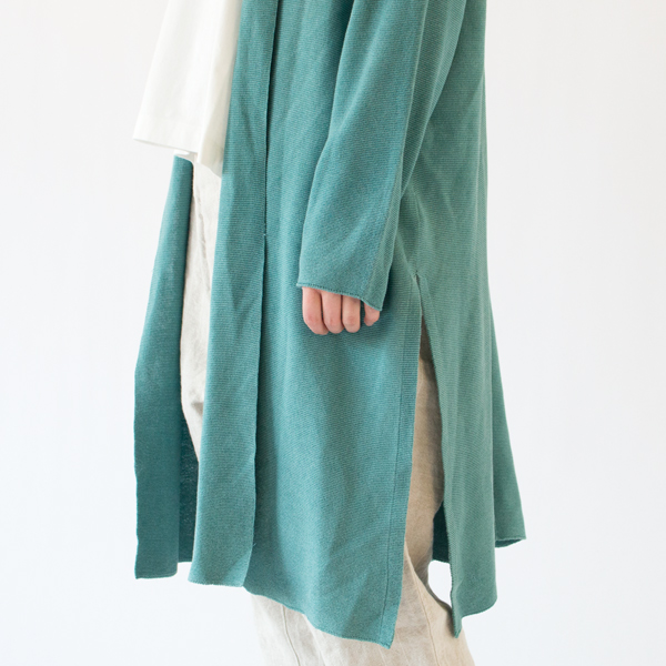 袖はそのままでも折り返しても(硫化染ターキス) 袖はそのままでも折り返しても(硫化染ターキス)