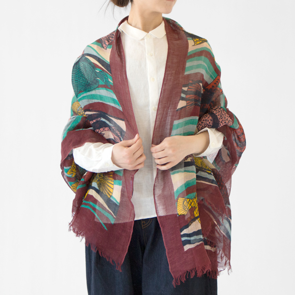 大きく広げて羽織るだけでもコーディネートの主役に(CORAL) 大きく広げて羽織るだけでもコーディネートの主役に(CORAL)