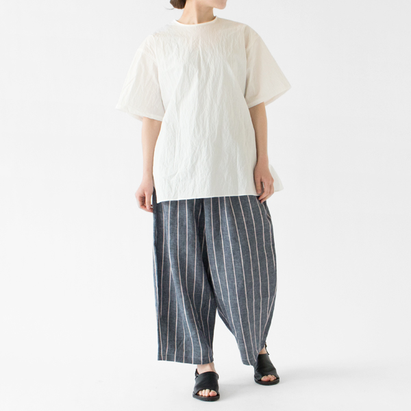 モデル身長162cm・BLUE S