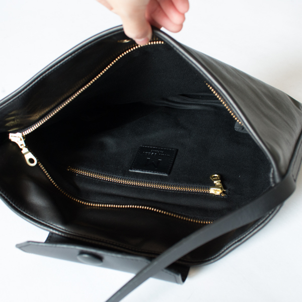 口が大きく開いて荷物の出し入れがしやすい 口が大きく開いて荷物の出し入れがしやすい