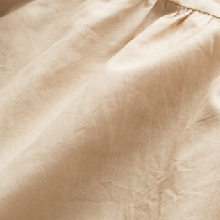 滑らかで程よく光沢のある生地(BEIGE) 滑らかで程よく光沢のある生地(BEIGE)
