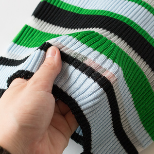 部分的に透け感の感じられるバッグ(GREEN) 部分的に透け感の感じられるバッグ(GREEN)