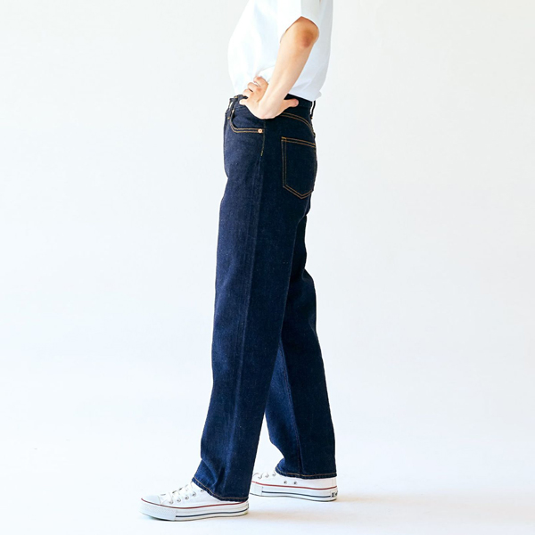 ヒップ周りがスッキリとスマートに見えます ヒップ周りがスッキリとスマートに見えます